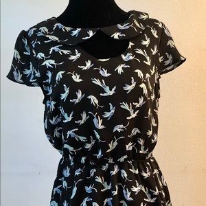 Light and lined Bird dress with keyhole neck &back